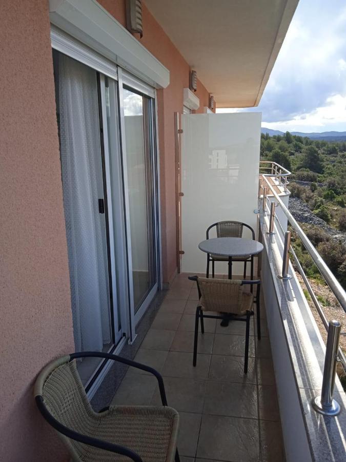 Apartment Luka With Balcony, Sea View And Free Parking Šibenik Exterior foto